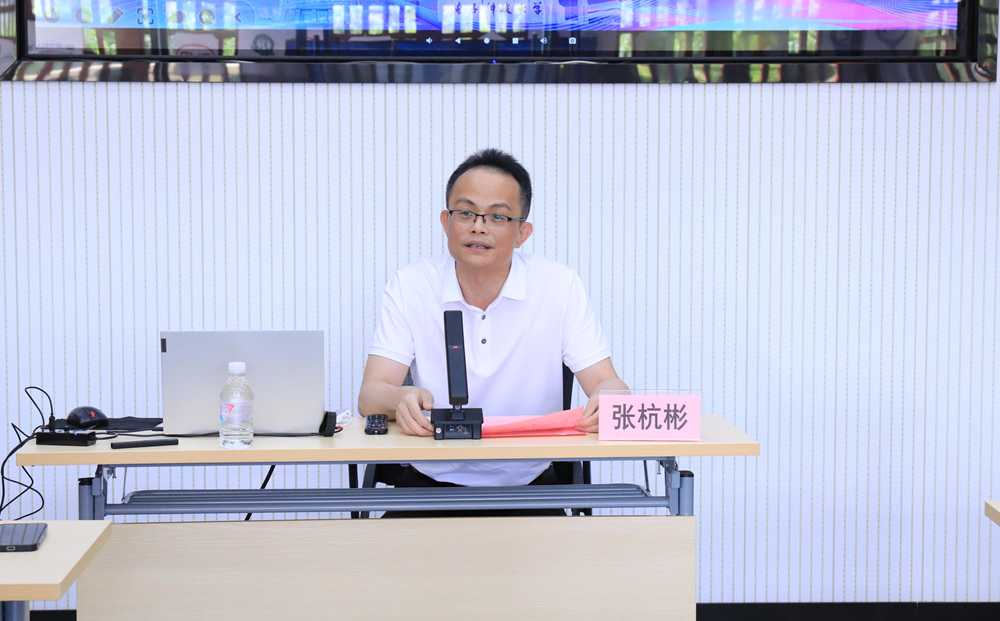 我院举办2025年汕尾市新型车载显示暨新能源汽车技术人才结对交流活动(图1)